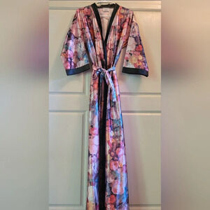 Vintage Feather Bed Intimates Long Silky Floral Robe With Matching Waist Tie